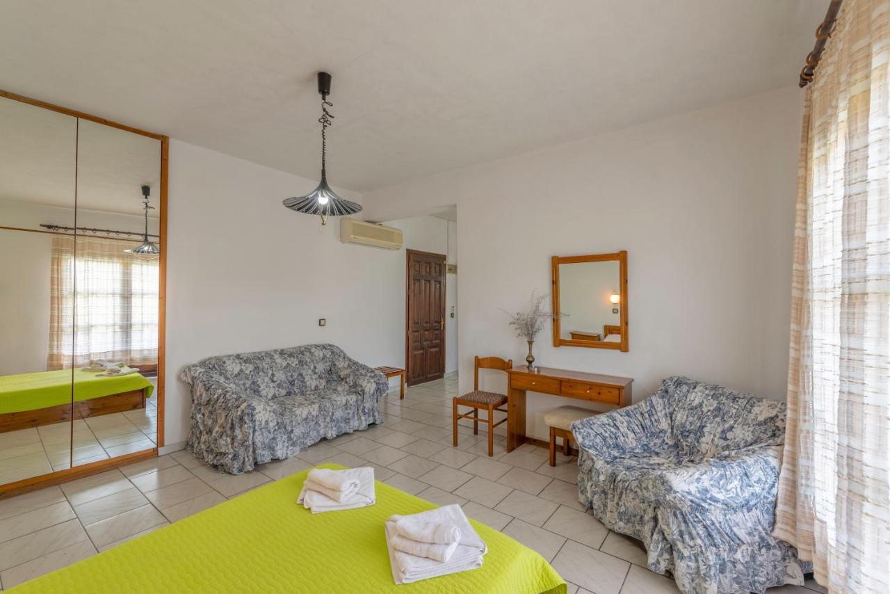 Natasa Hotel Szkála Potamiász Kültér fotó